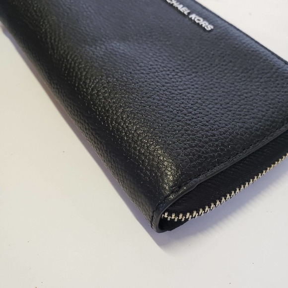 MICHAEL KORS Black Pebble Leather Zip Around Wallet Wristl Phone Clutch 7x4 Logo - Picture 9 of 9